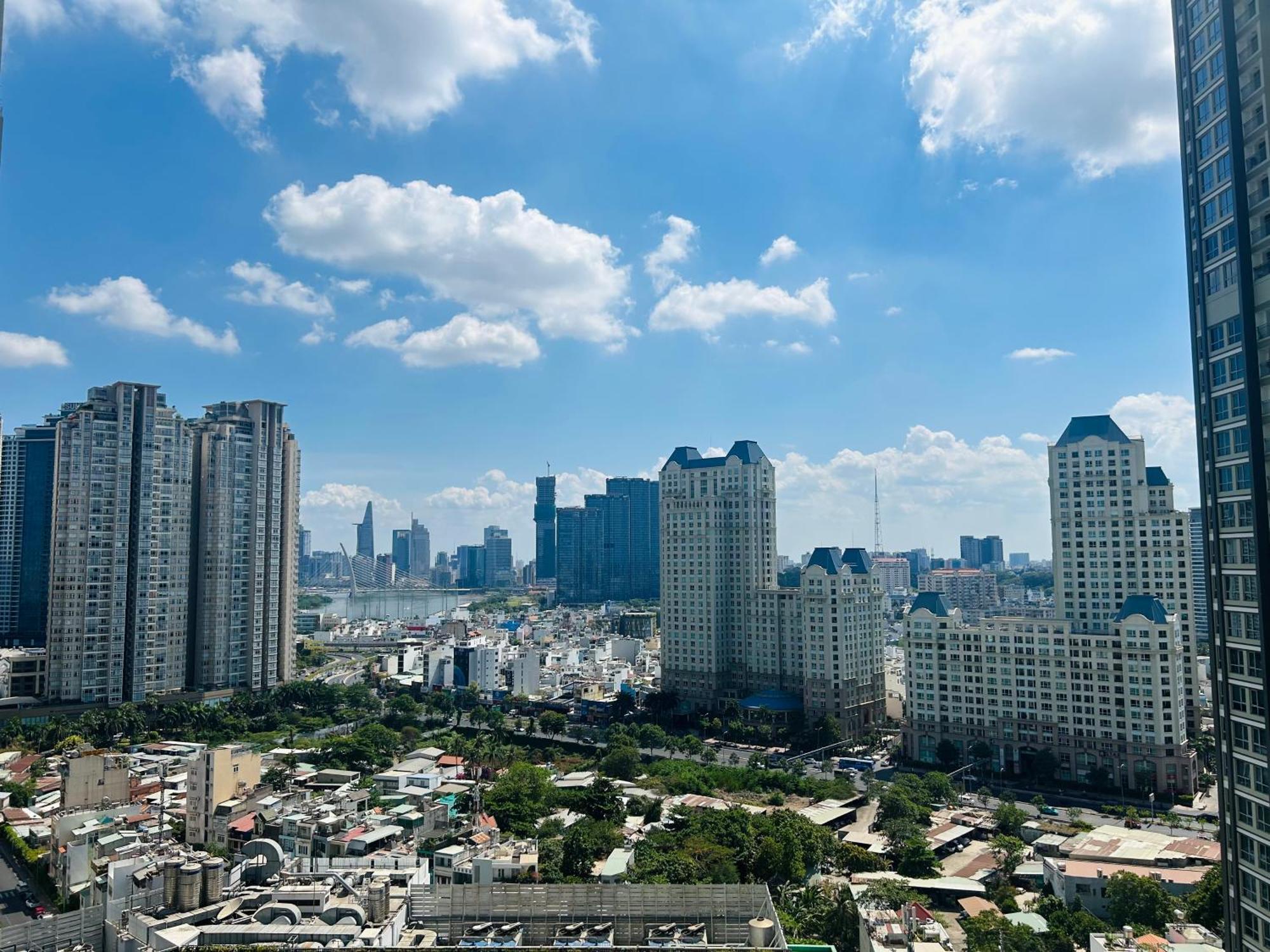 Luxhomes Saigon - Vinhomes Central Park Хошимин Экстерьер фото