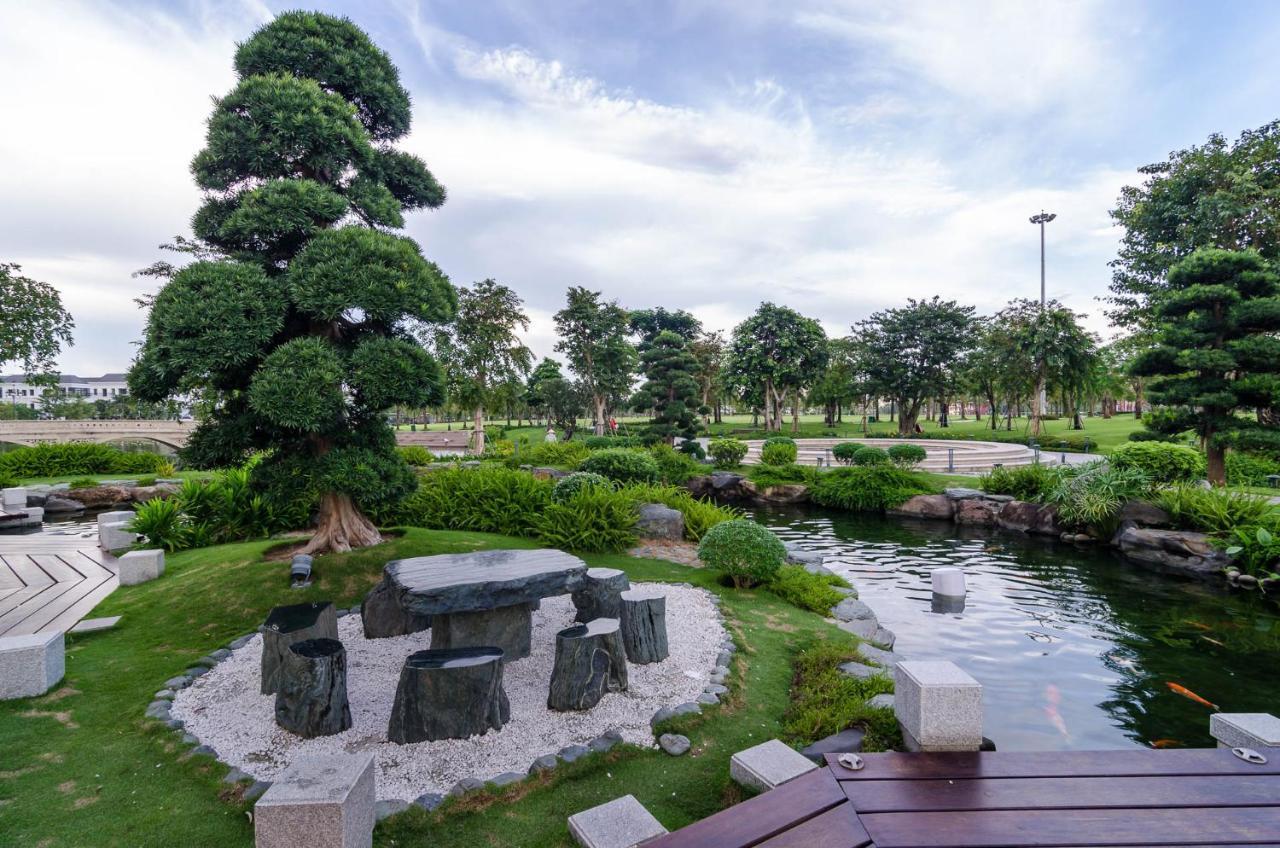 Luxhomes Saigon - Vinhomes Central Park Хошимин Экстерьер фото